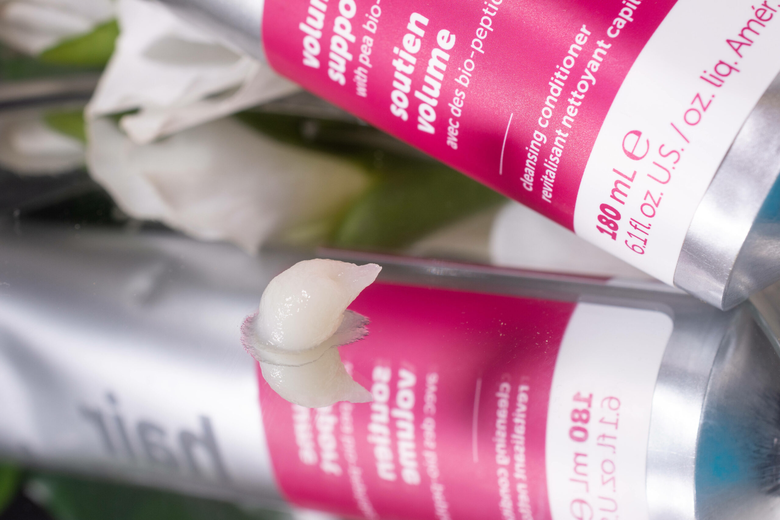 Close up of the Hair is Fabric Volume Support Cleansing Conditioner