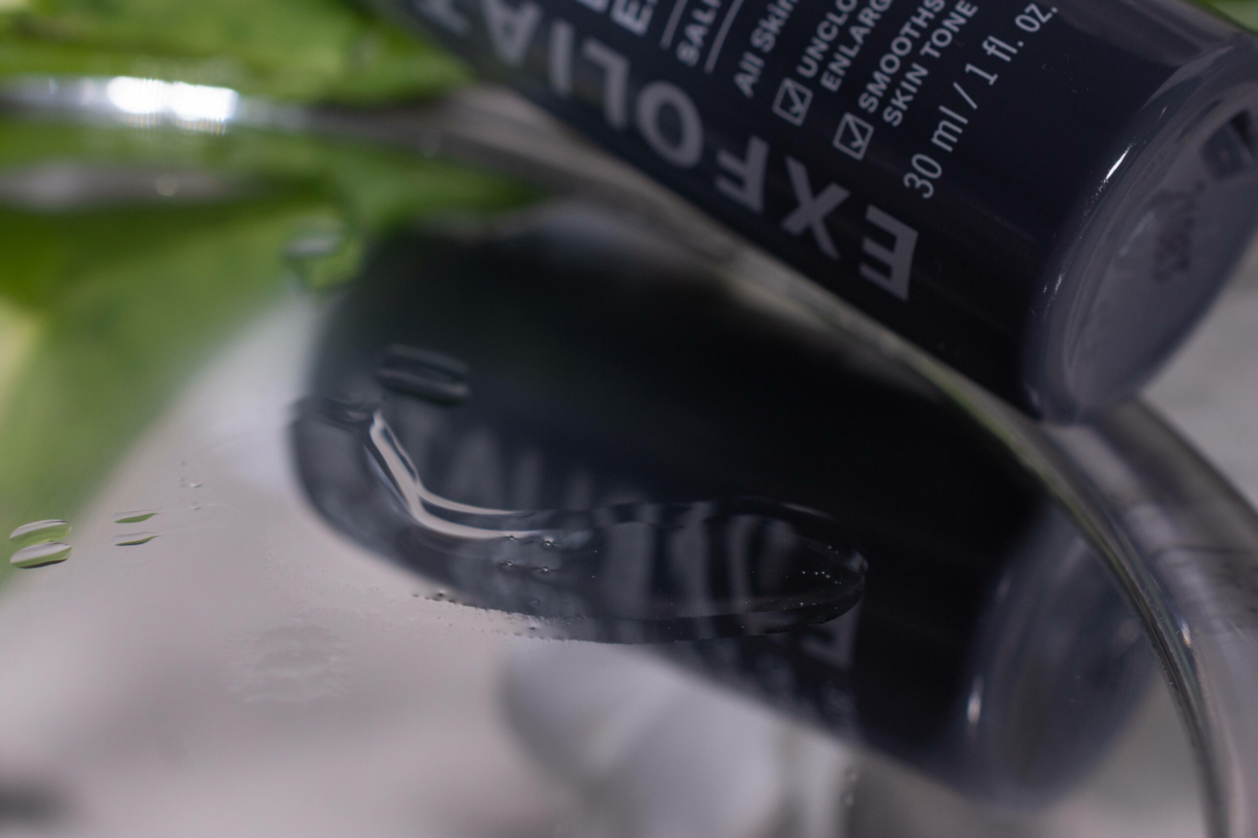 Paula's Choice Skin Perfecting 2% BA Liquid Exfoliant Close Up